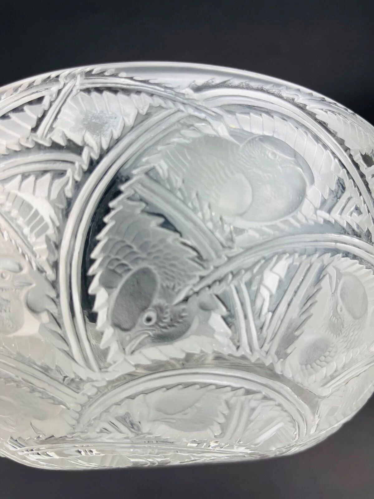 Lalique crystal bowl model Pinsons