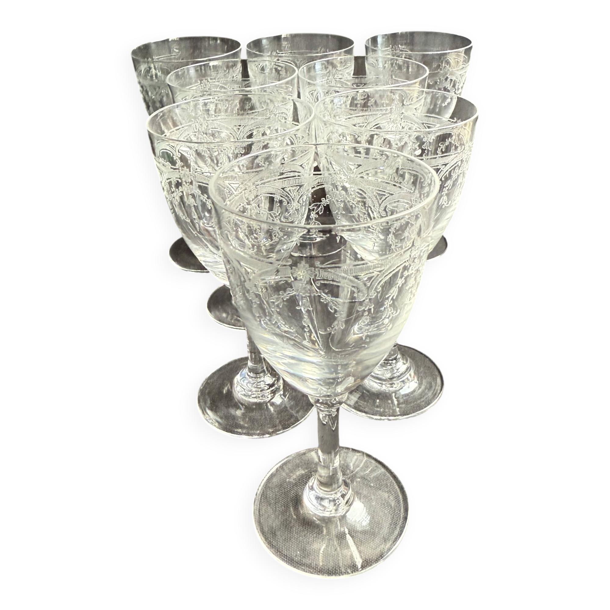 8 Saint Louis Manon wine glasses