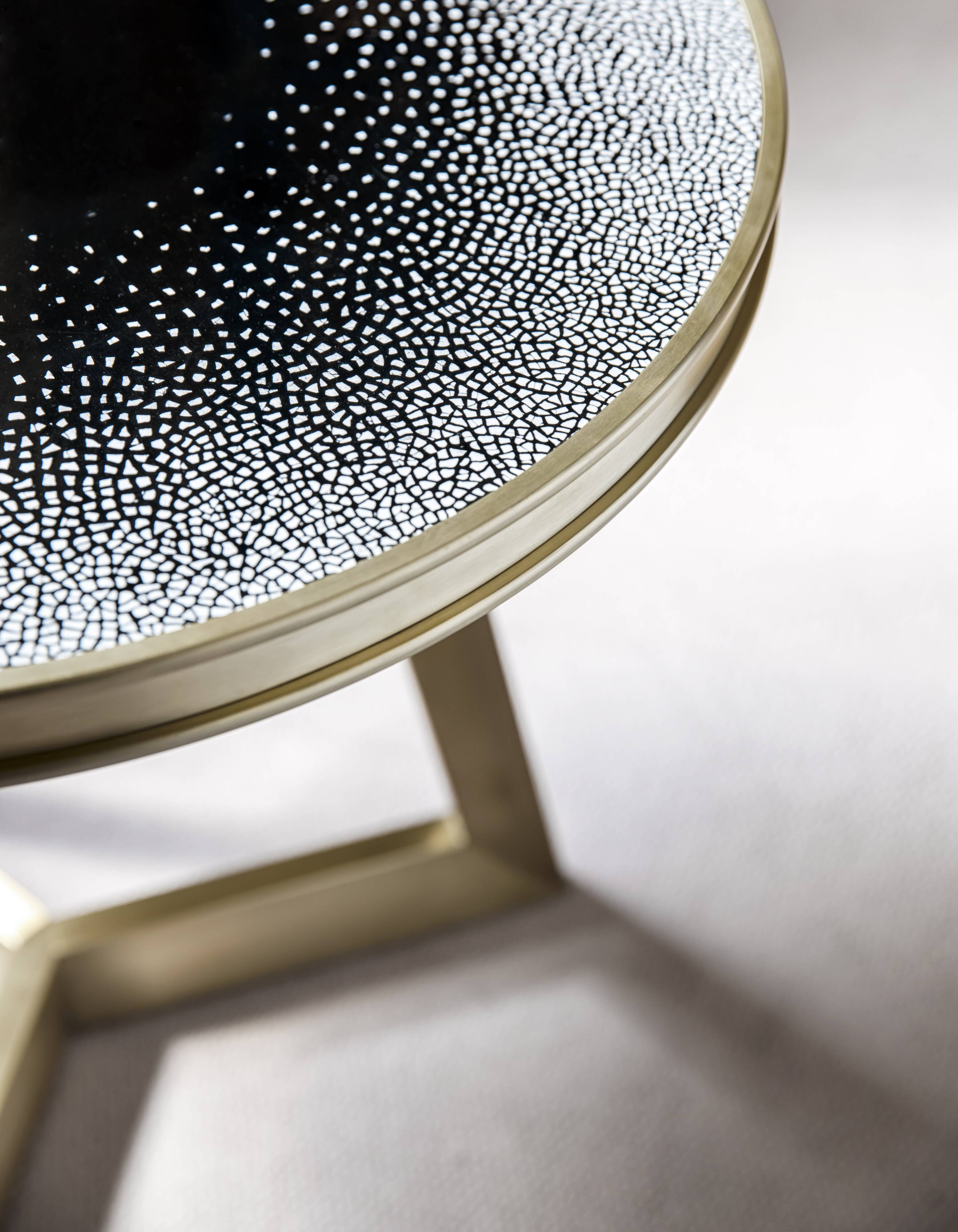 Table trevise - black and white - red edition