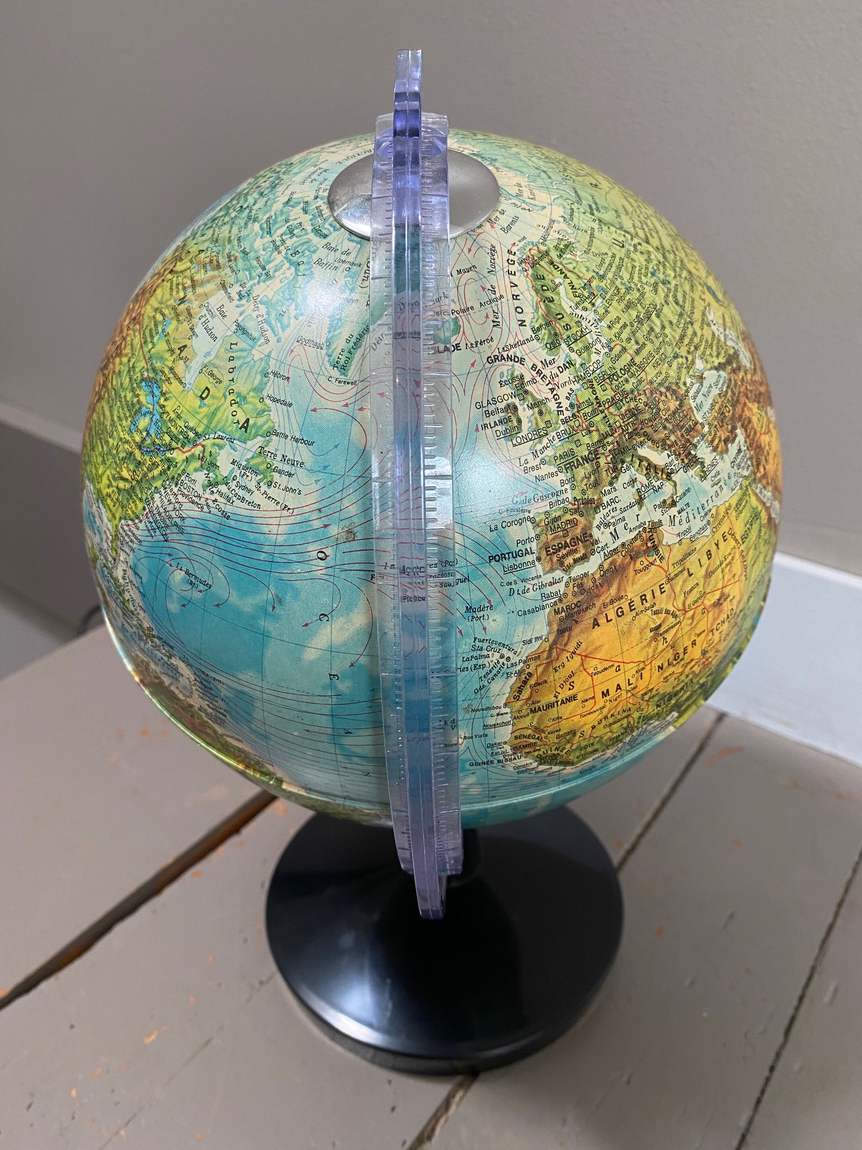 Vintage light globe