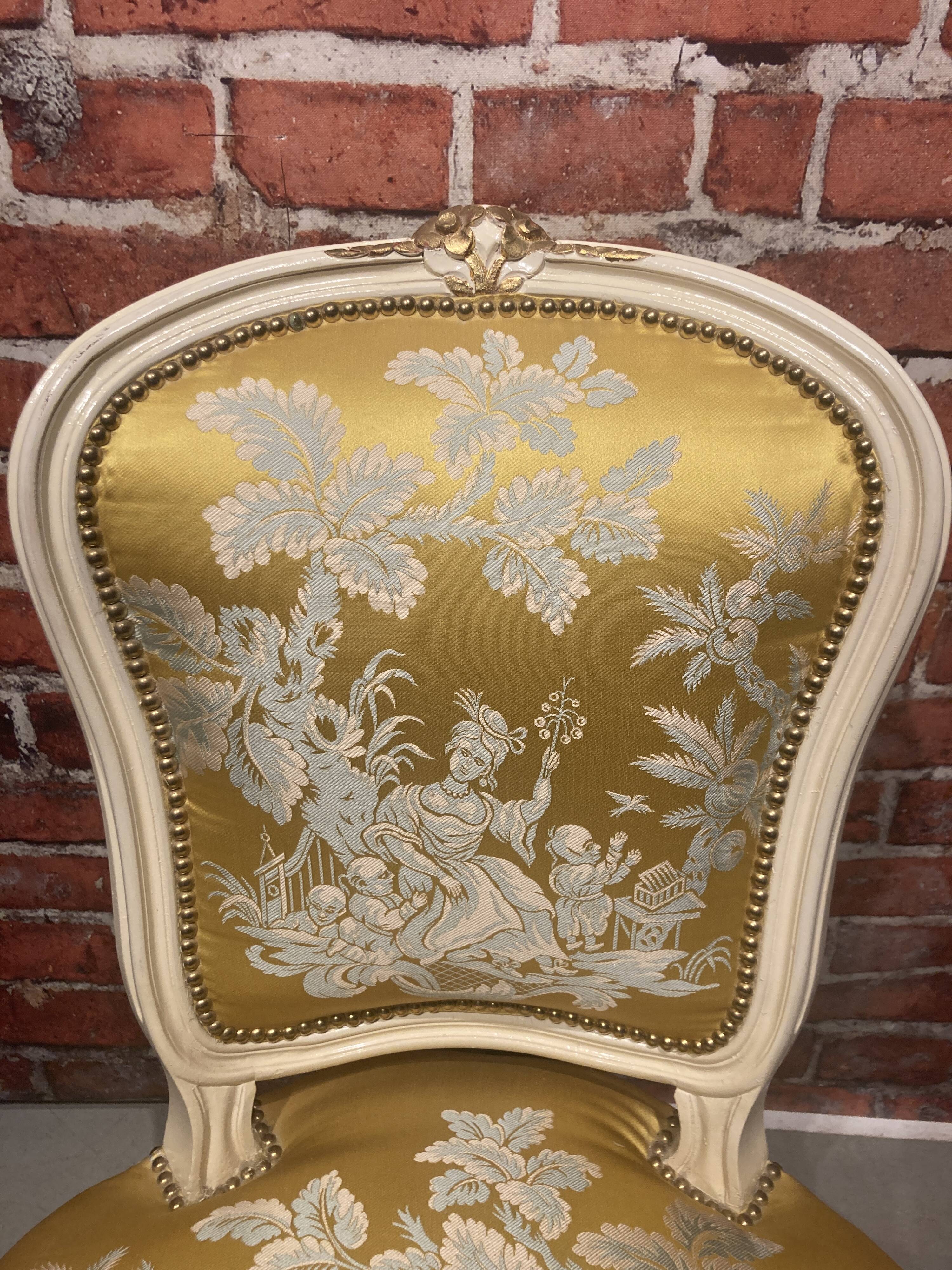 Lot d'un fauteuil et d'une chaise