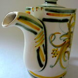 Quimper's "vintage" earthenware teapot, Keraluc workshop