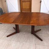 Baumann oval table in solid teak