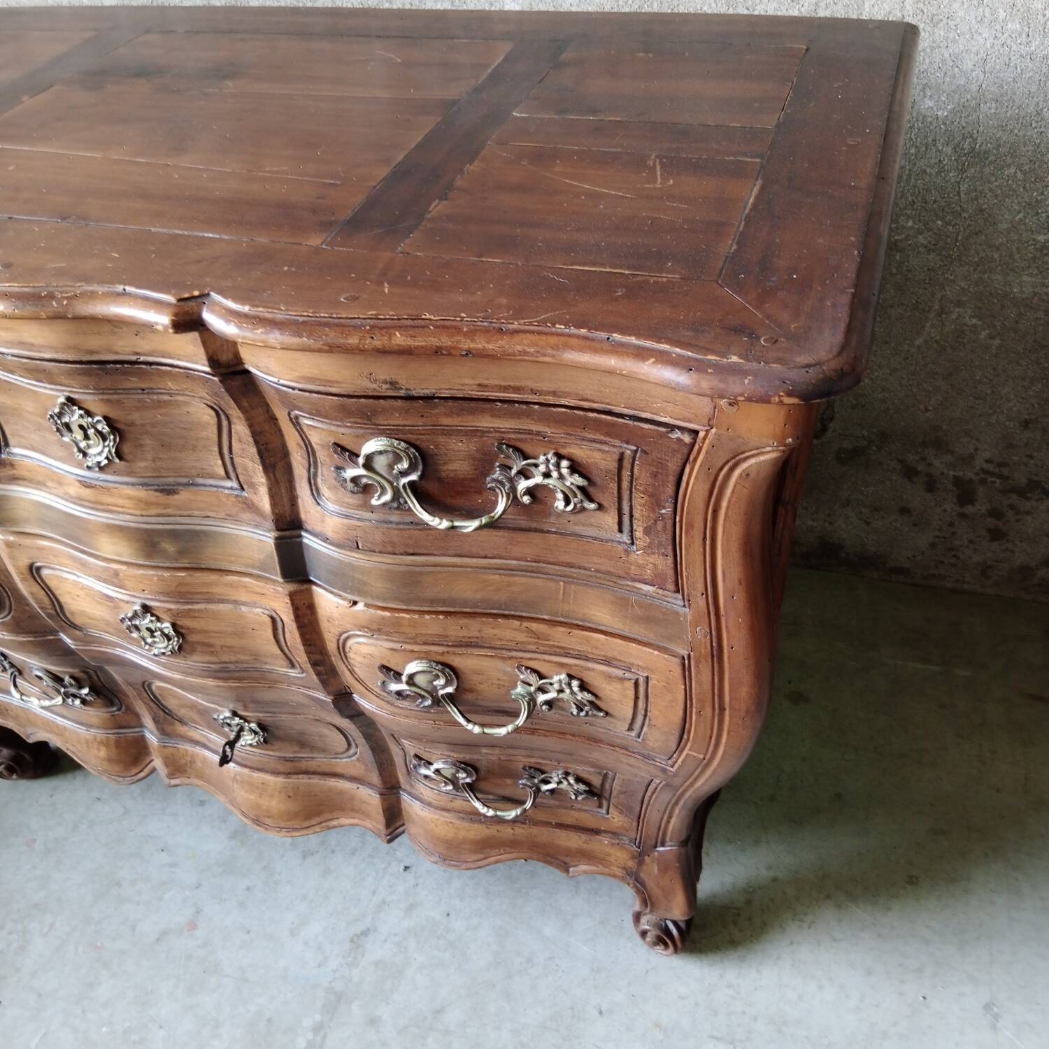 Commode tombeau bordelaise Louis XV