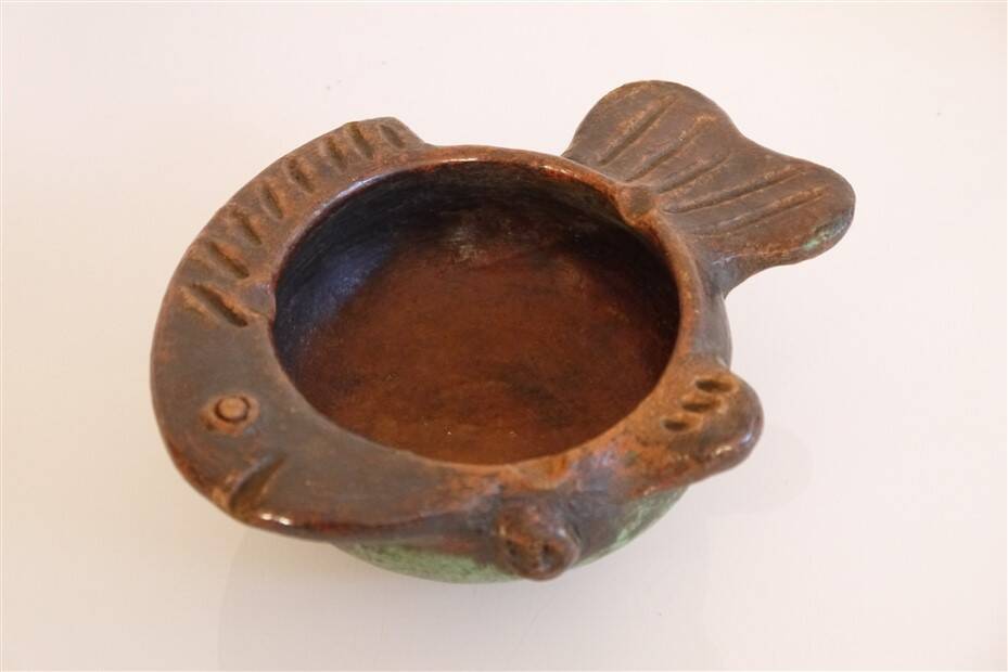 Empty ceramic pocket in the shape of a fish 1960