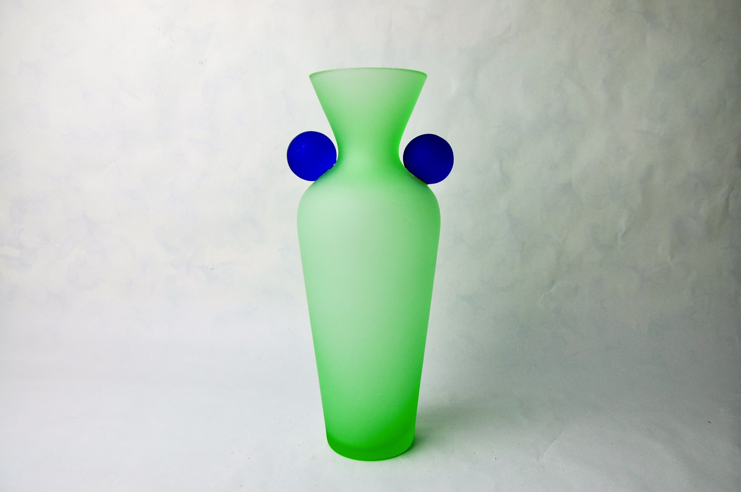 Green and blue satin murano glass vase, Menphis style, Italy, 1980