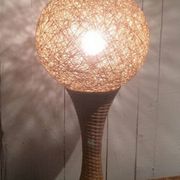 Grande lampe en rotin
