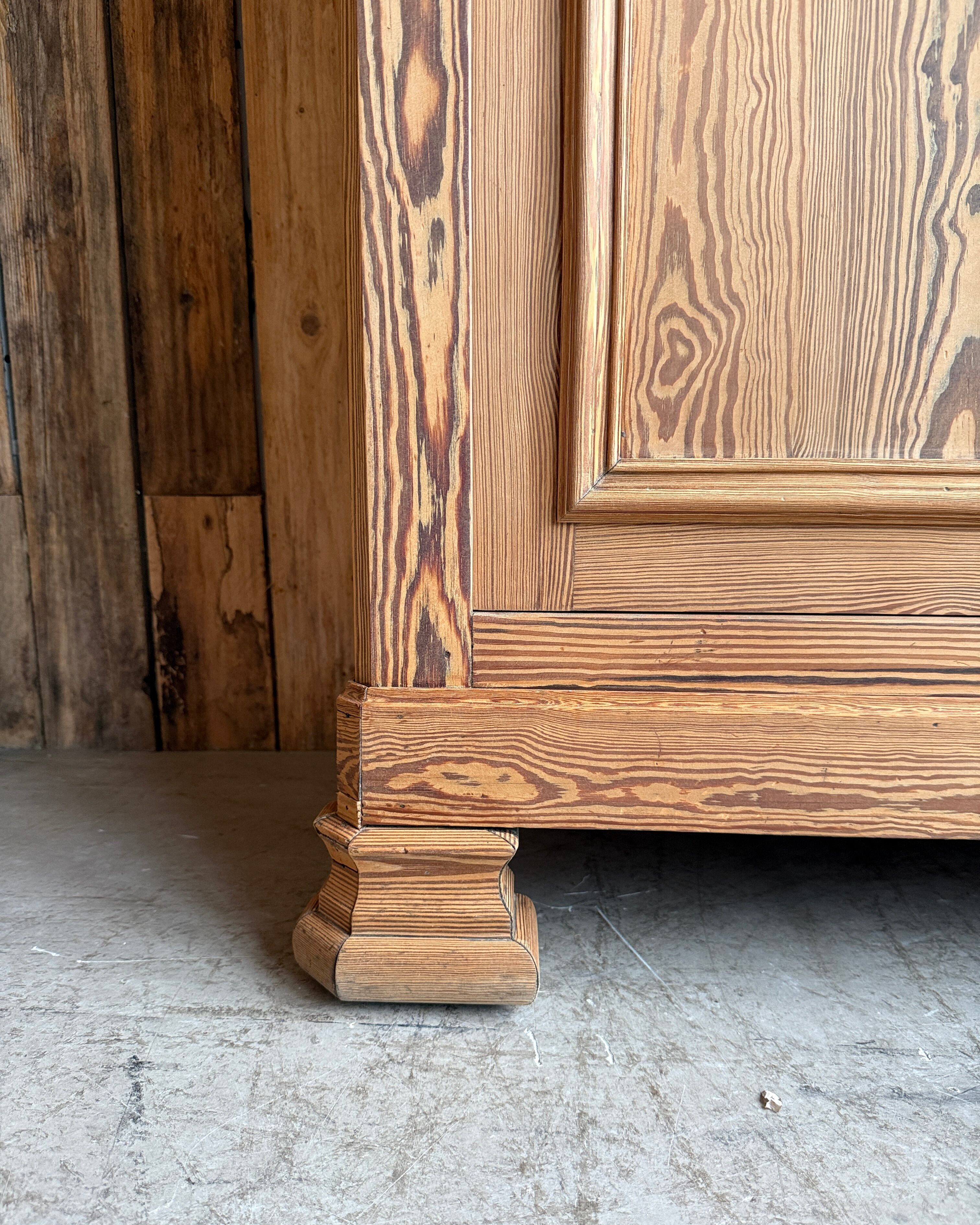 Grand Louis-Philippe buffet in pitch pine (renovated)