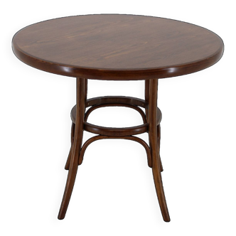 1970s Round Beech Bentwood Table by Ton,  Czechoslovakia