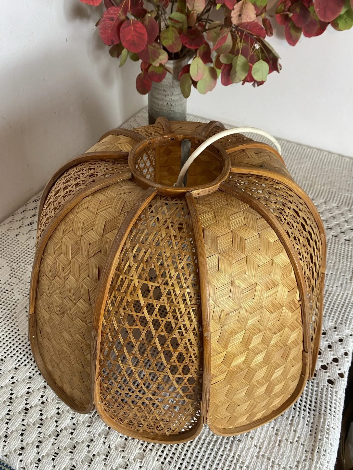 Suspension made of rattan and wicker