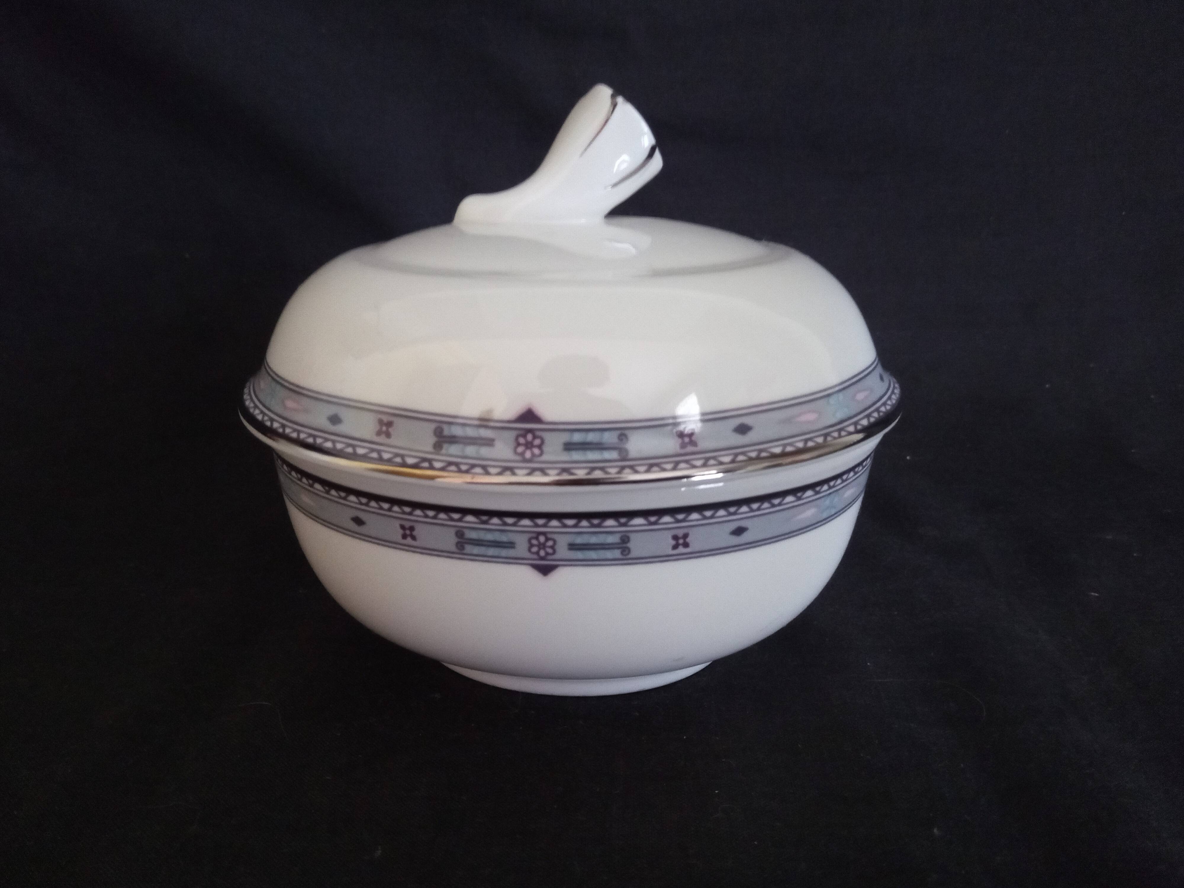 Coffee/tea service for 12 people in fine English porcelain, MAYA pattern