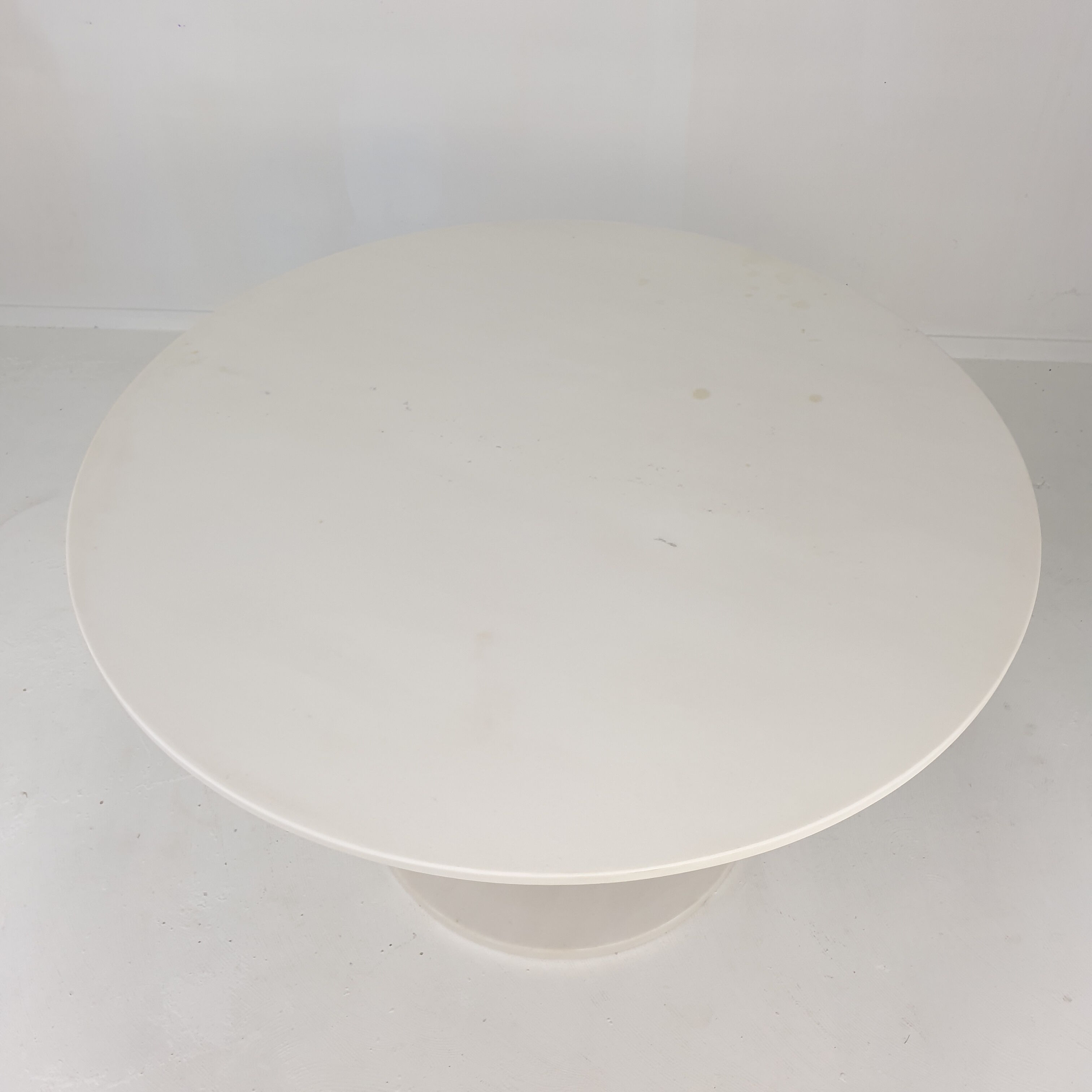 Round marble dining table, 1980's