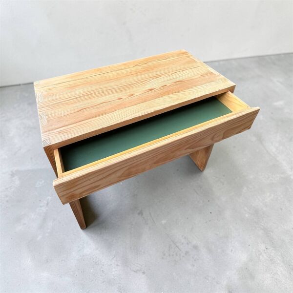 Enfilade basse / bureau en pin massif – Maison Regain, années 70