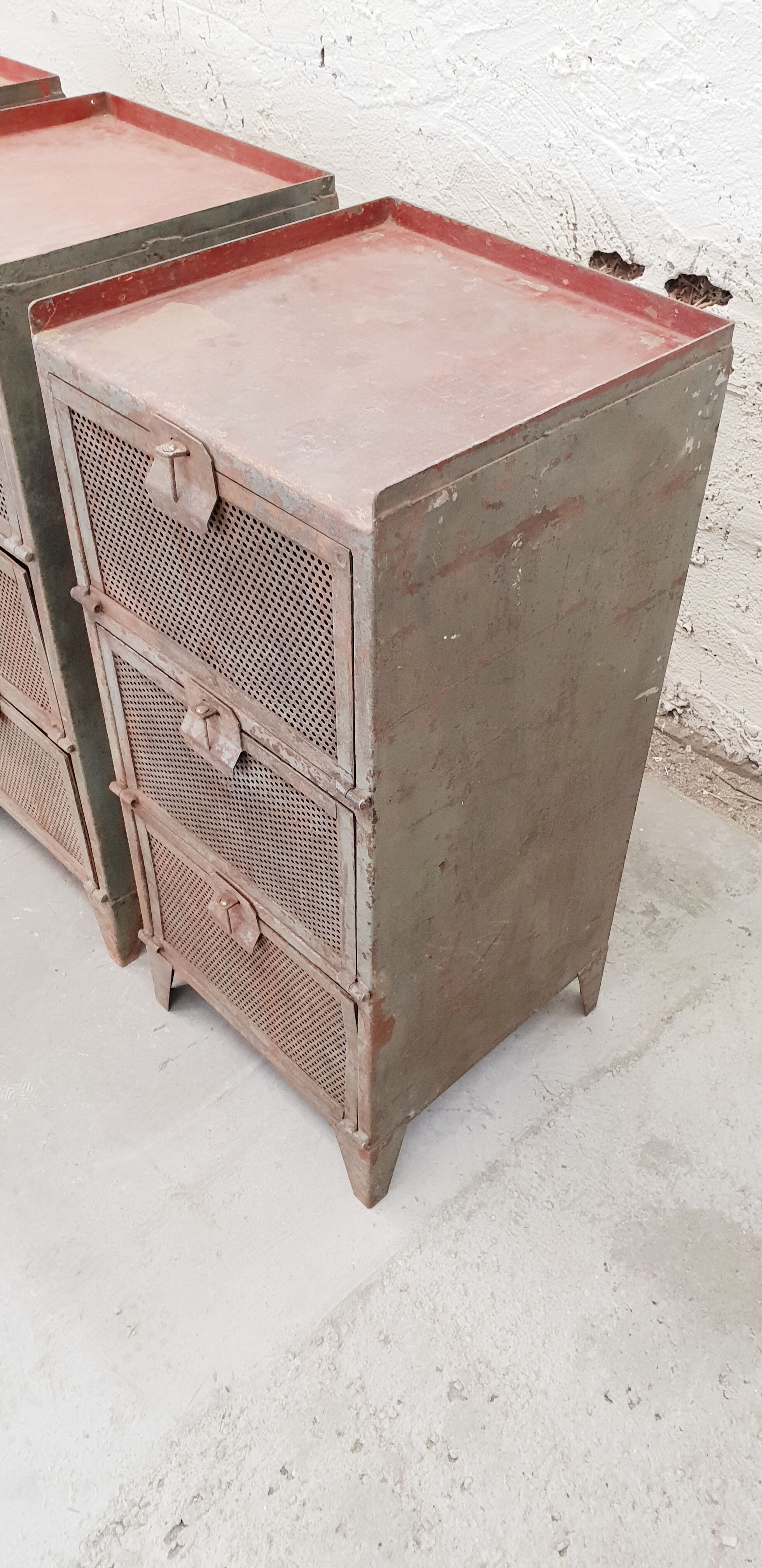 4 industrial workshop maids