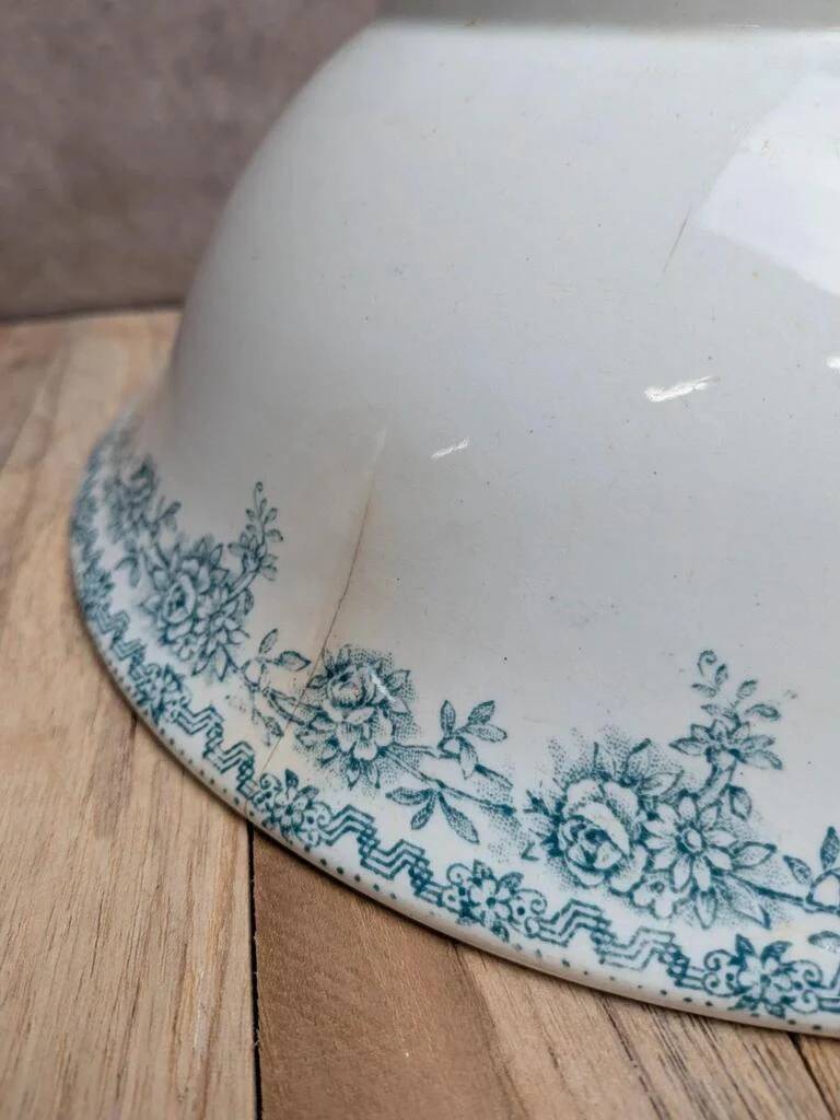 Antique large salad bowl from Saint-Amand, Argenton model in ironstone.