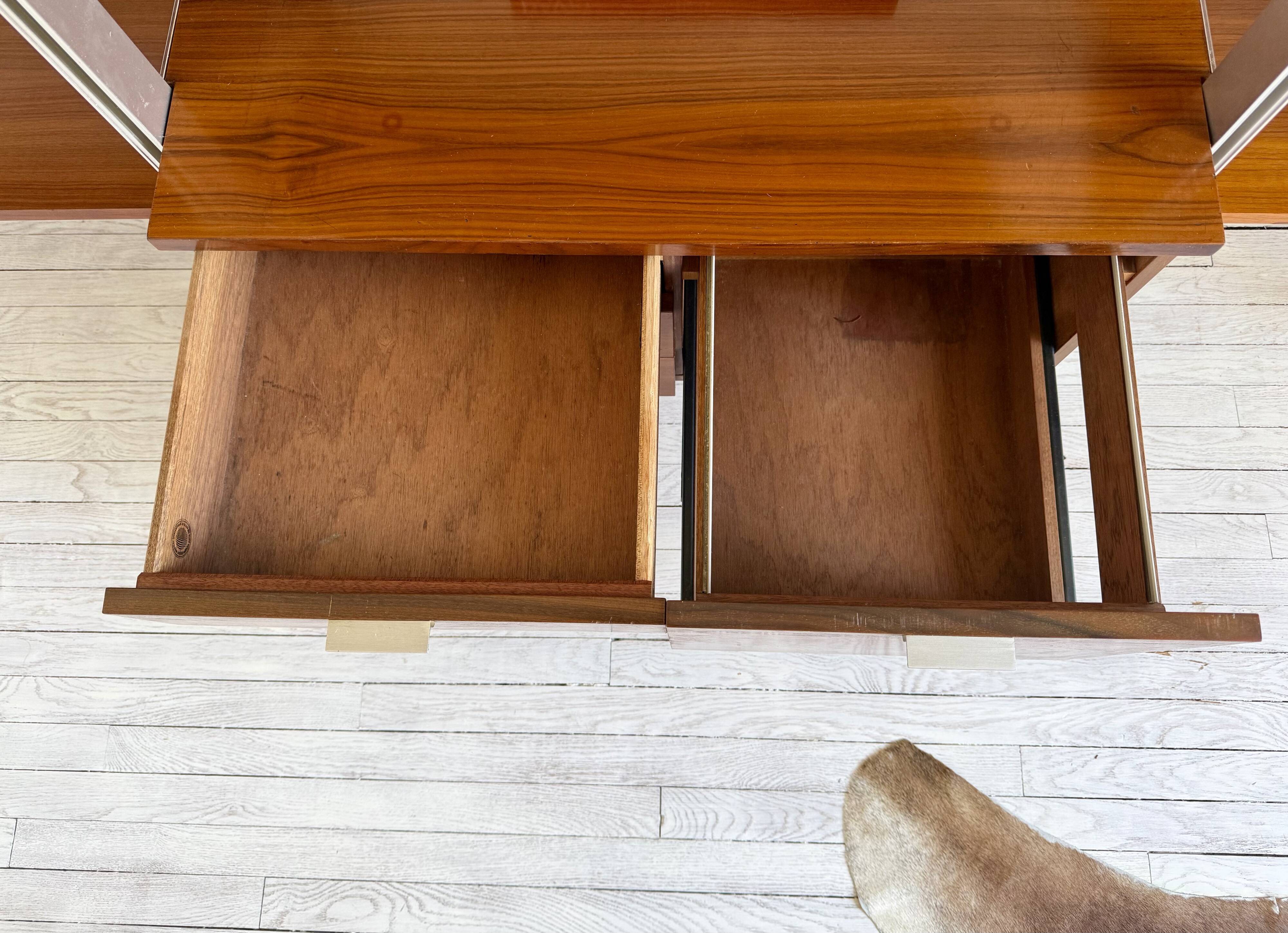 Modular floor library CSS George Nelson by Mobilier International