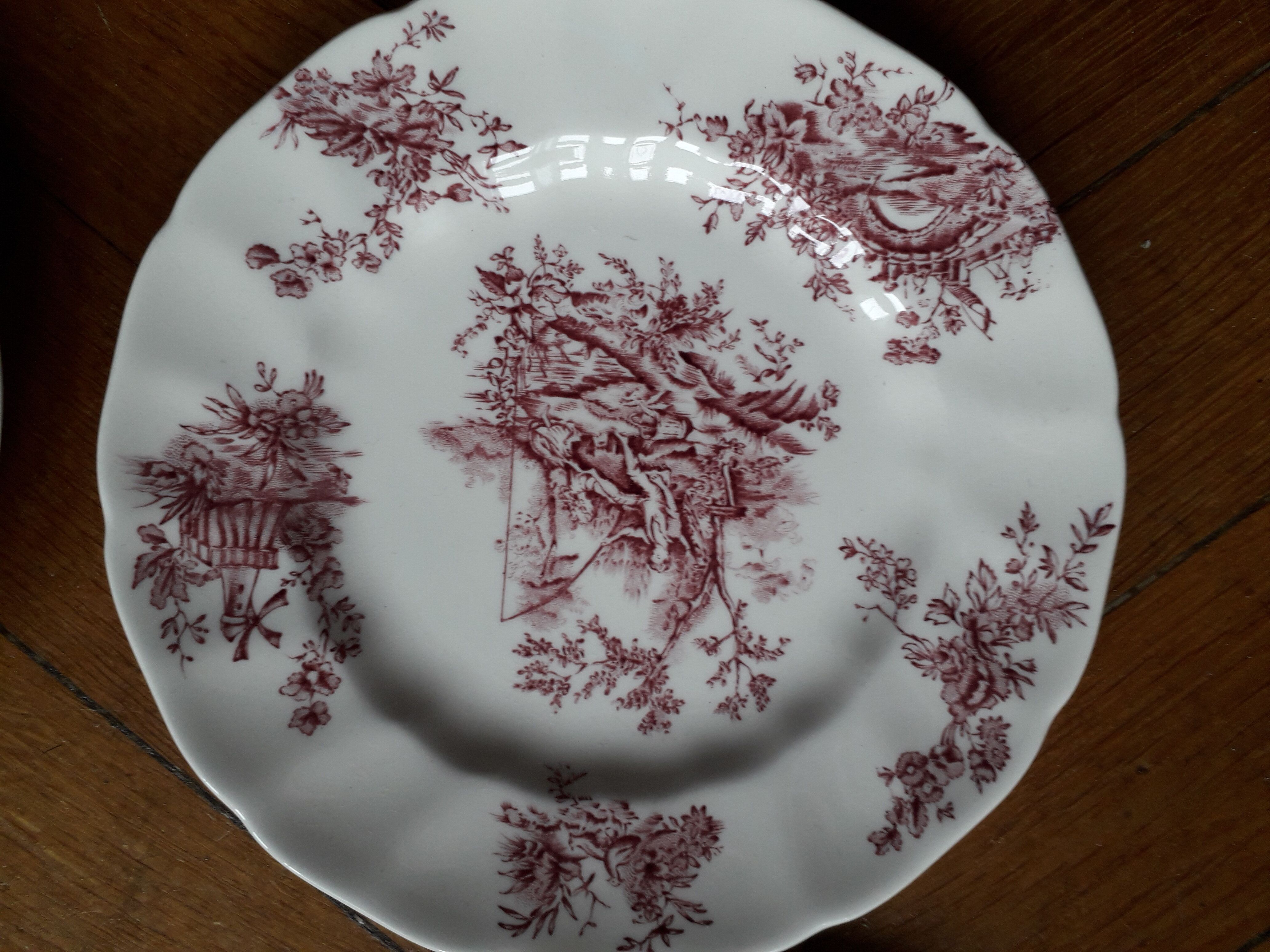 Set of 11 dessert plates and an English ceramic dish