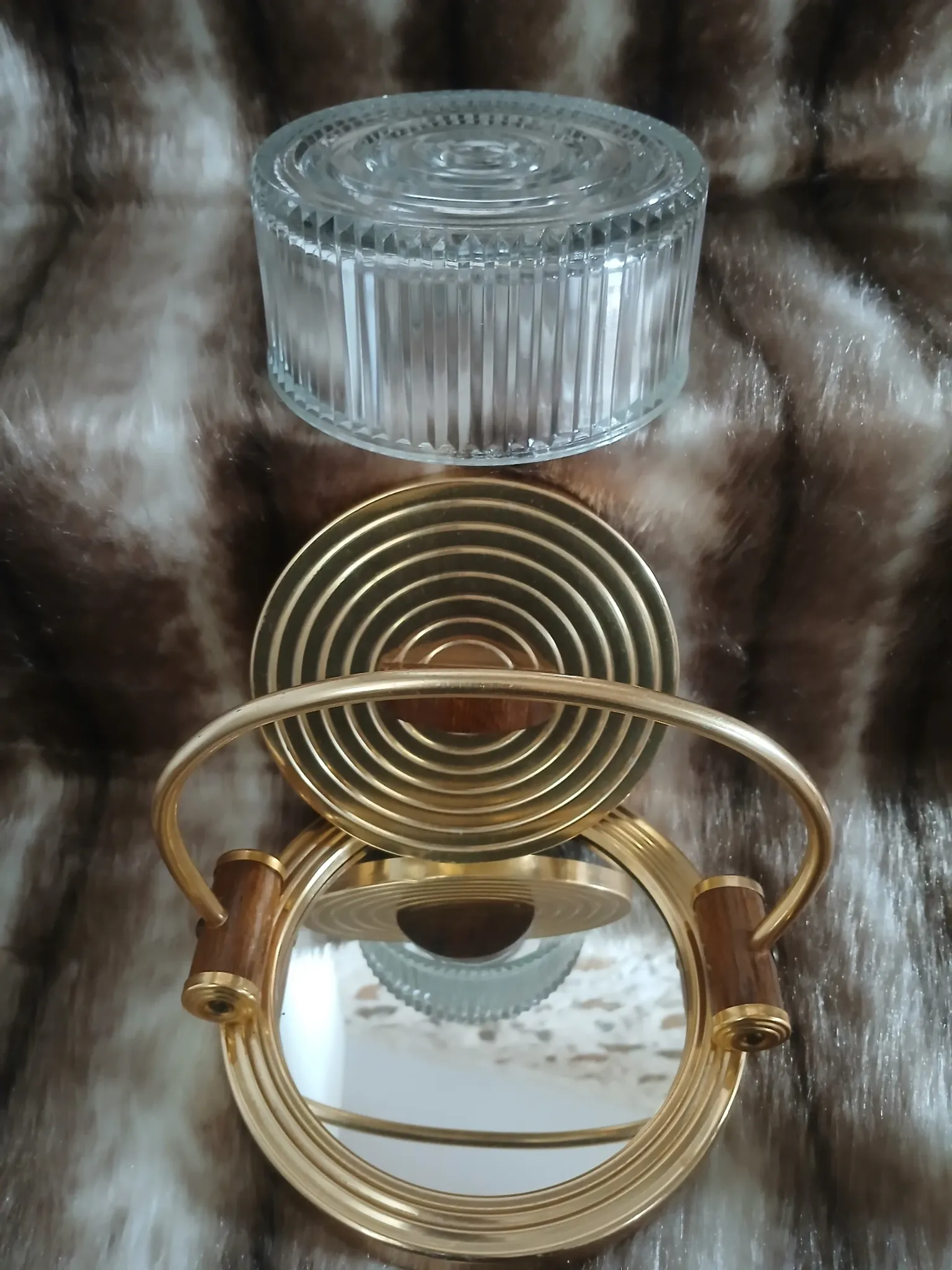 Boîte à biscuits/ bonbonnière ancienne