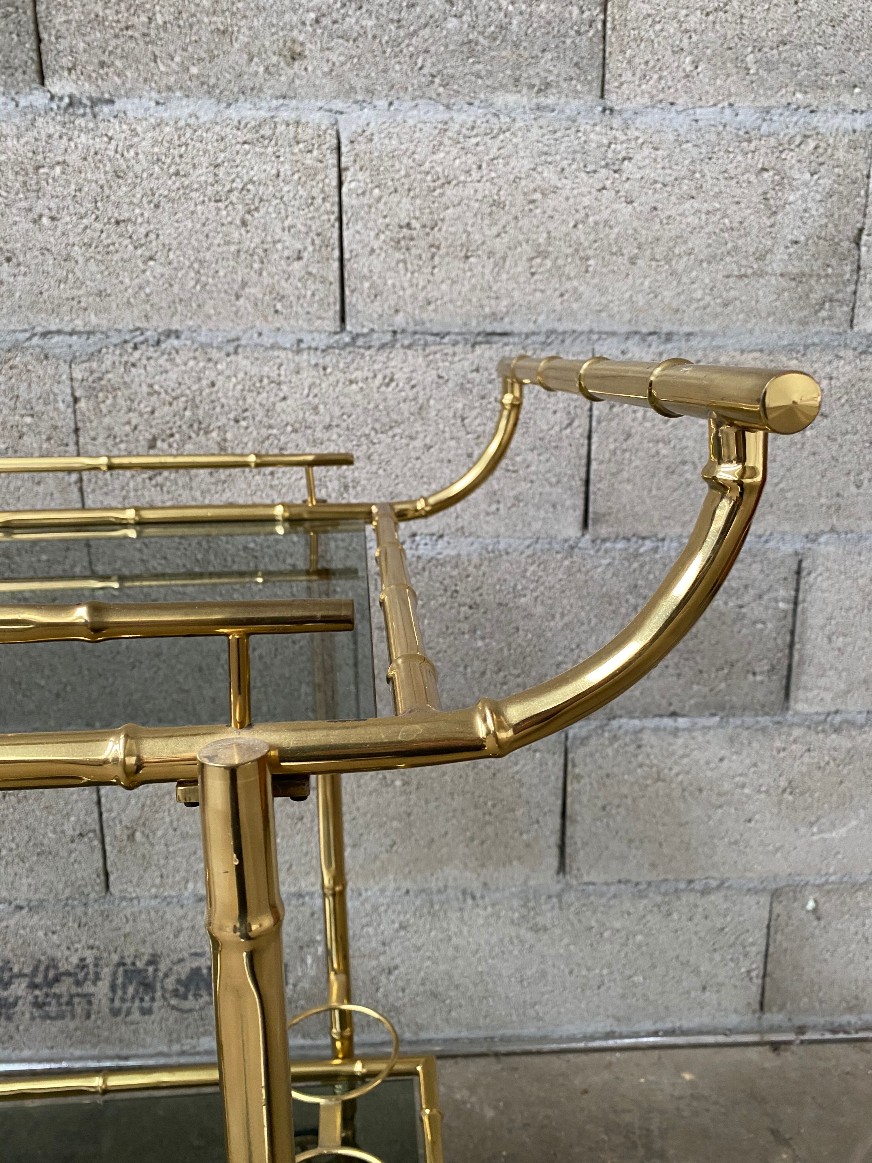 Desserte a roulettes laiton