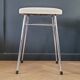 Tabouret vintage en skaï et chrome