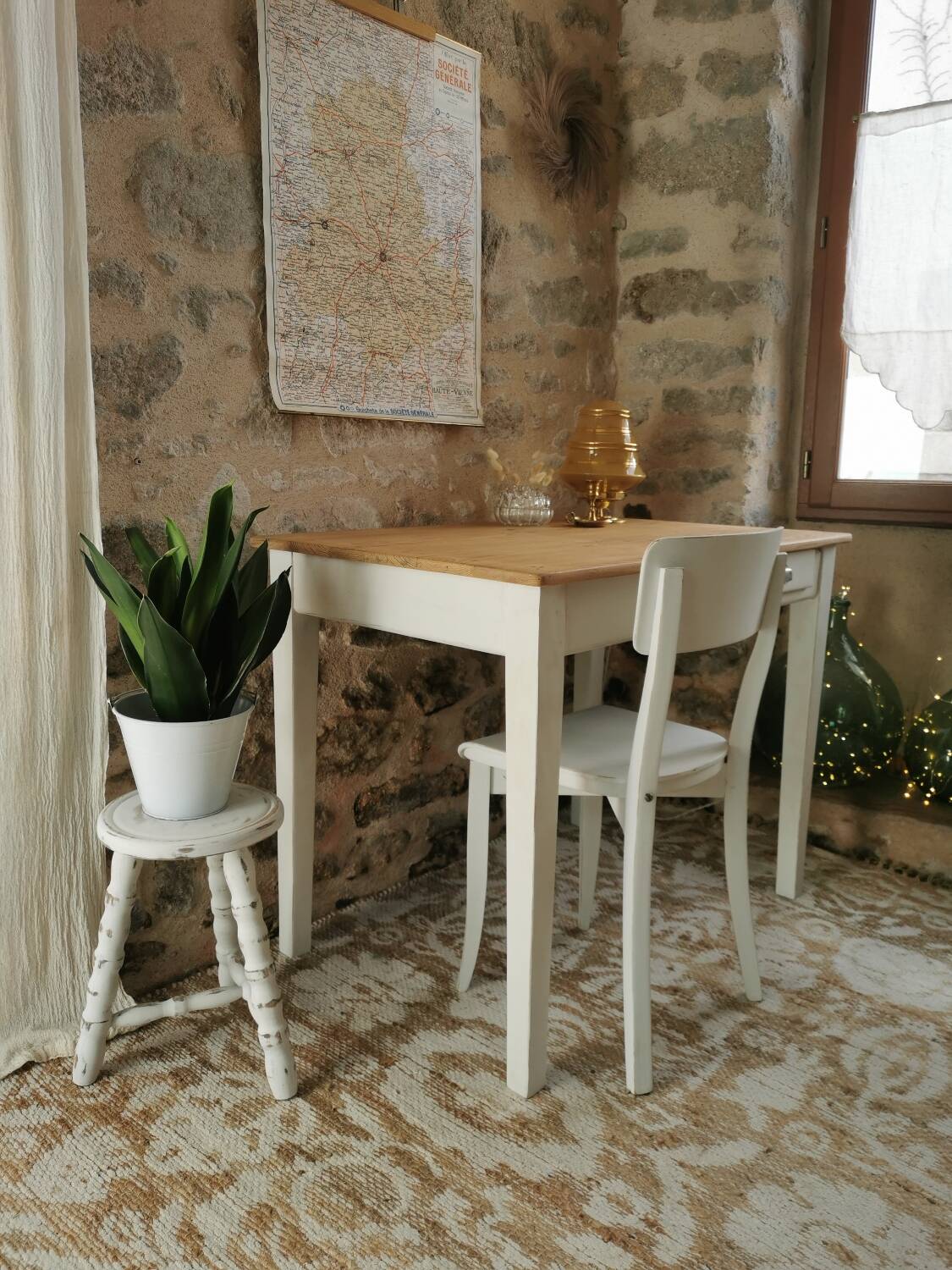 Small table, desk and its patinated chair