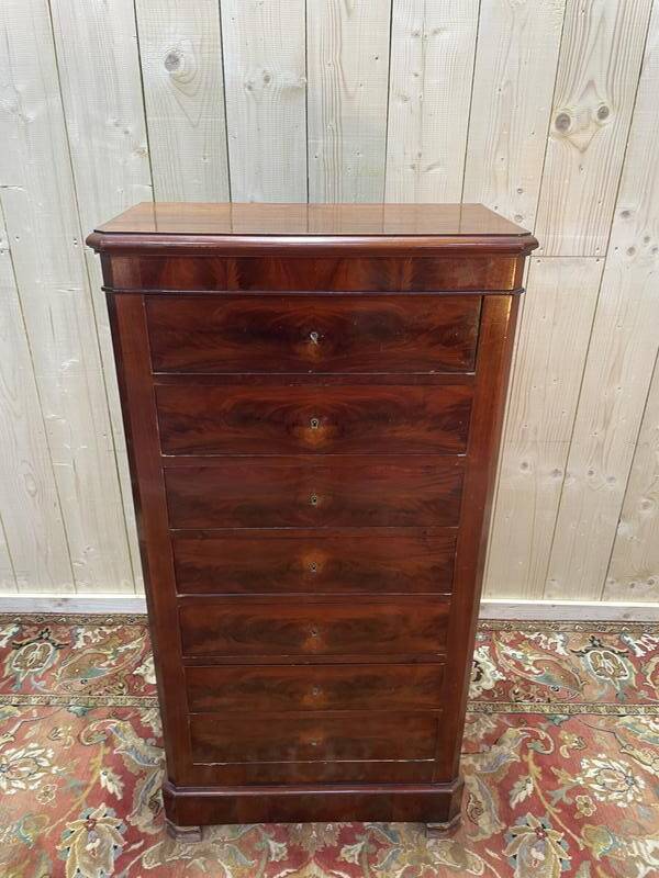 Semainier époque Louis Philippe en acajou et placage d’acajou