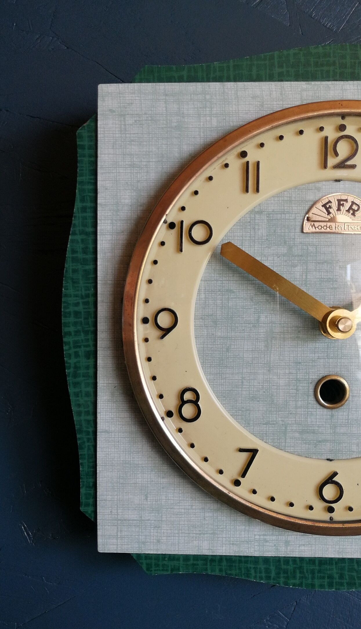 Clock formica vintage silent wall square "FFR golden green"