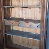 Armoire en noyer style Louis XV