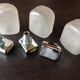 Suite de trois appliques en metal chromé et verre dépoli bullé/ vintage années 70