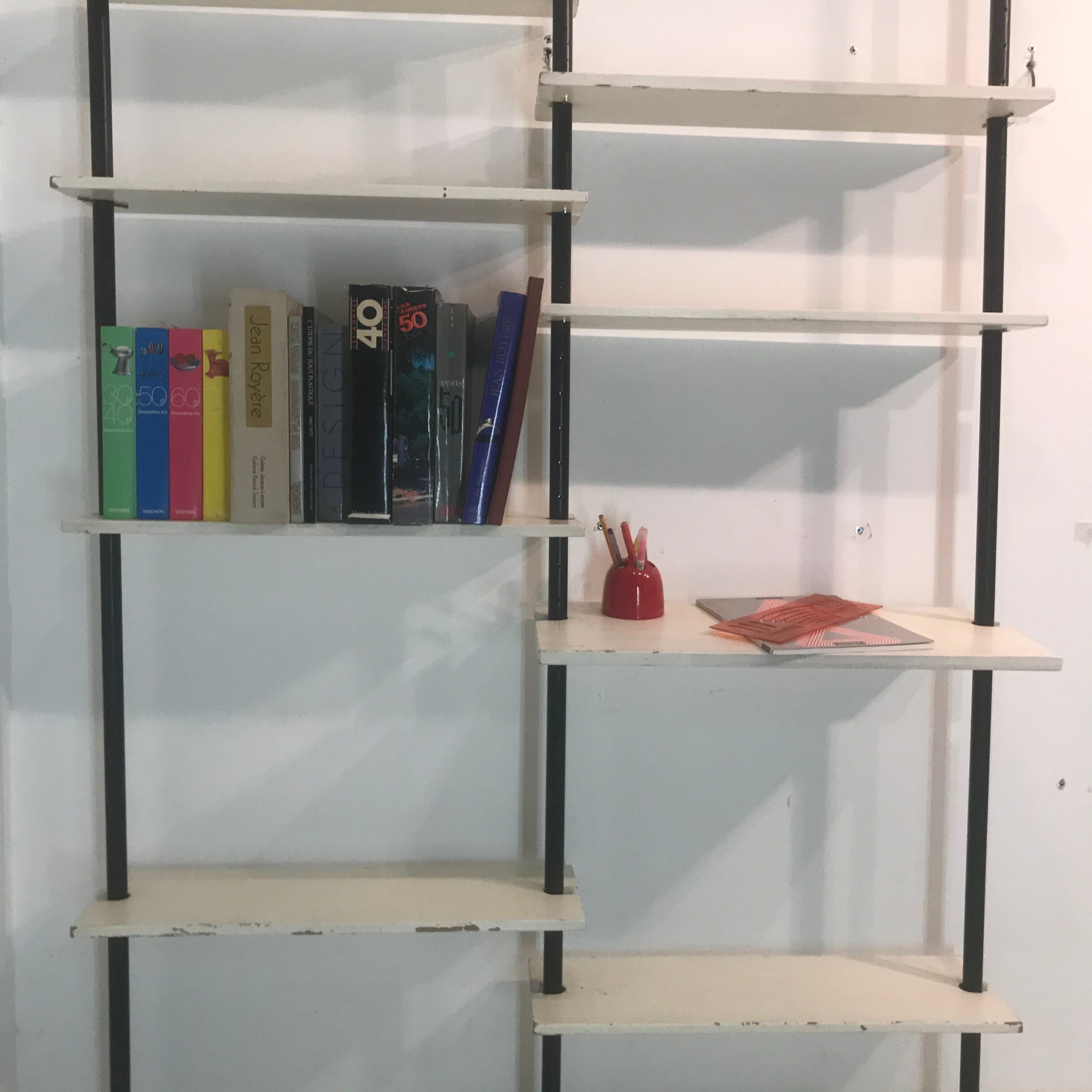 3-mounted floor/ceiling library