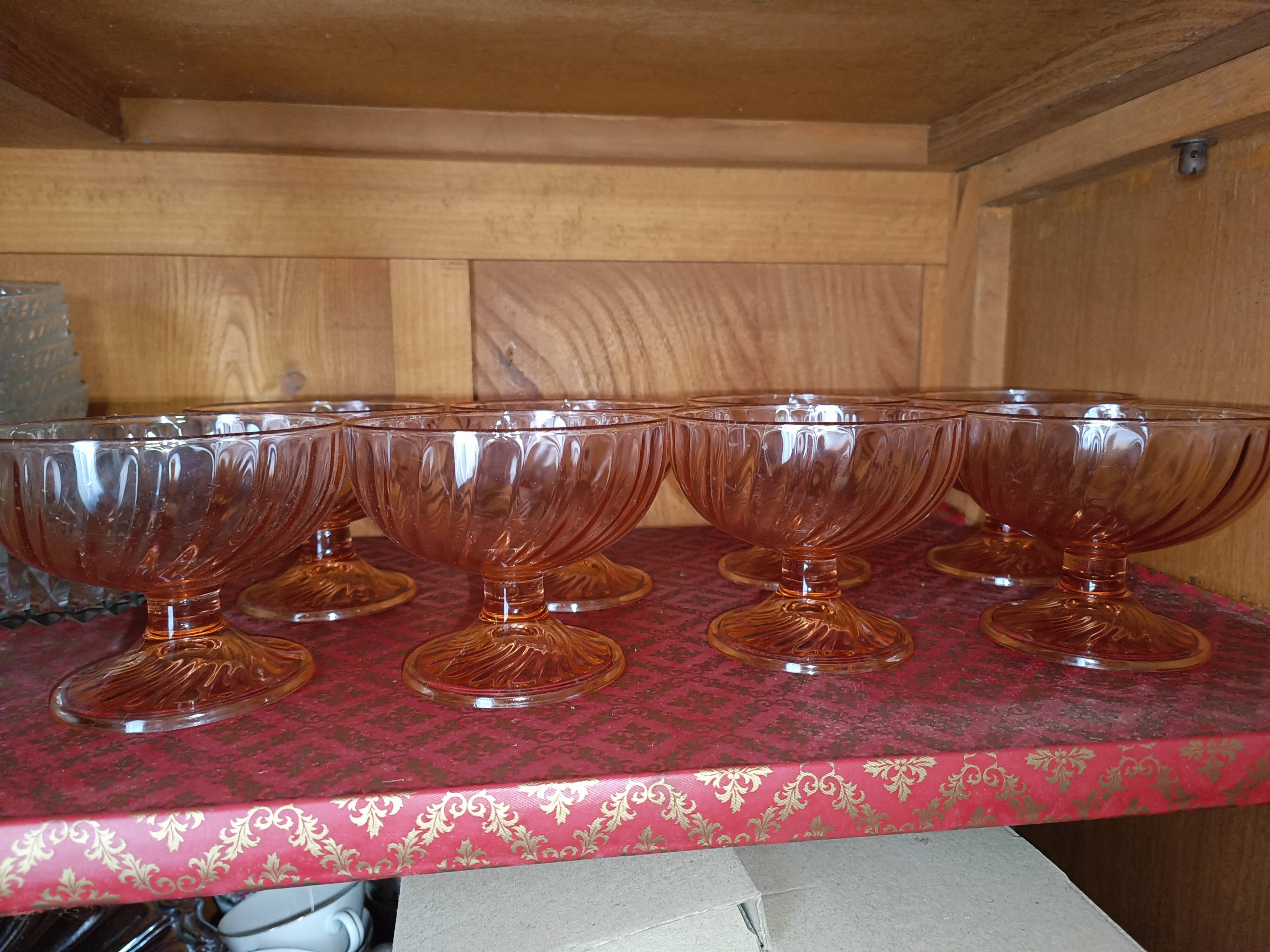 8 vintage dessert cups