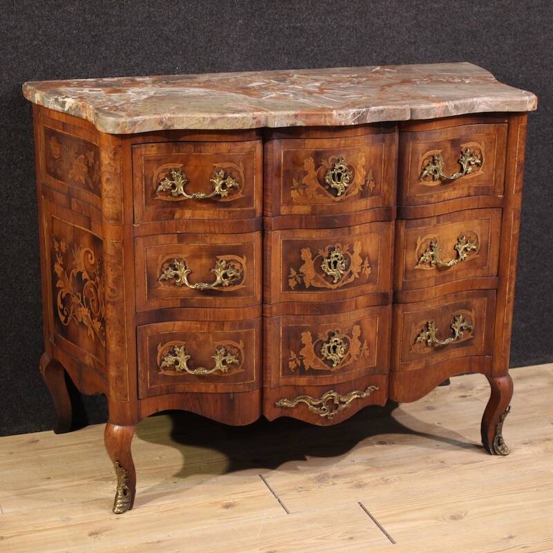 Commode en marqueterie française de style Louis XV du 20e siècle