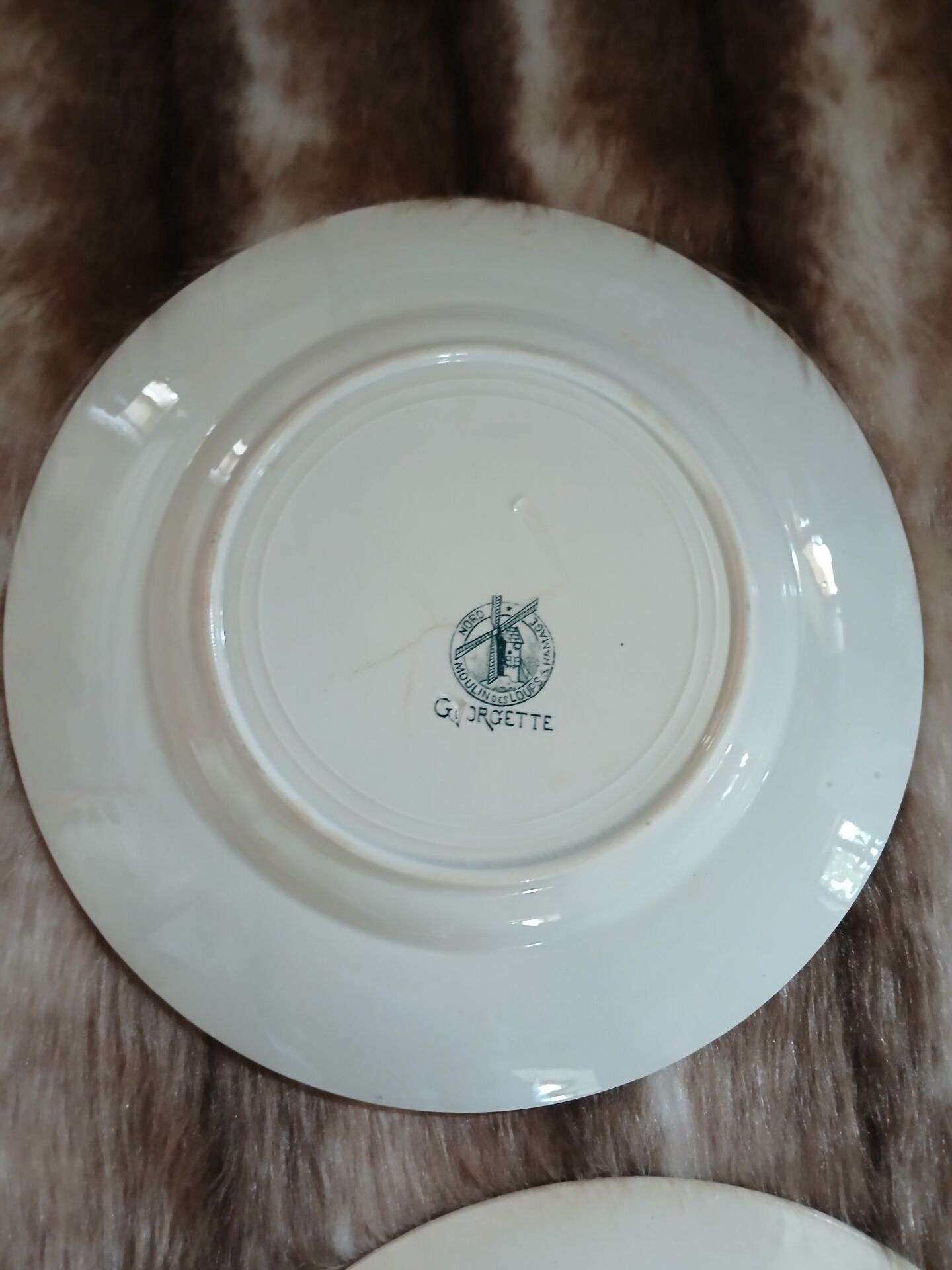 8 mismatched ironstone dinner plates
