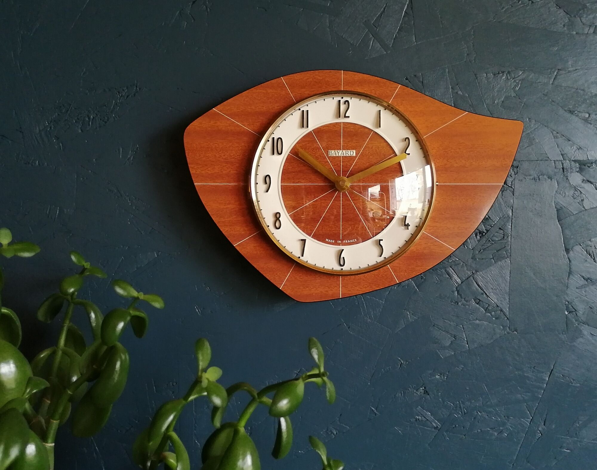 Formica vintage asymmetrical silent wall clock "bayard mahogany"