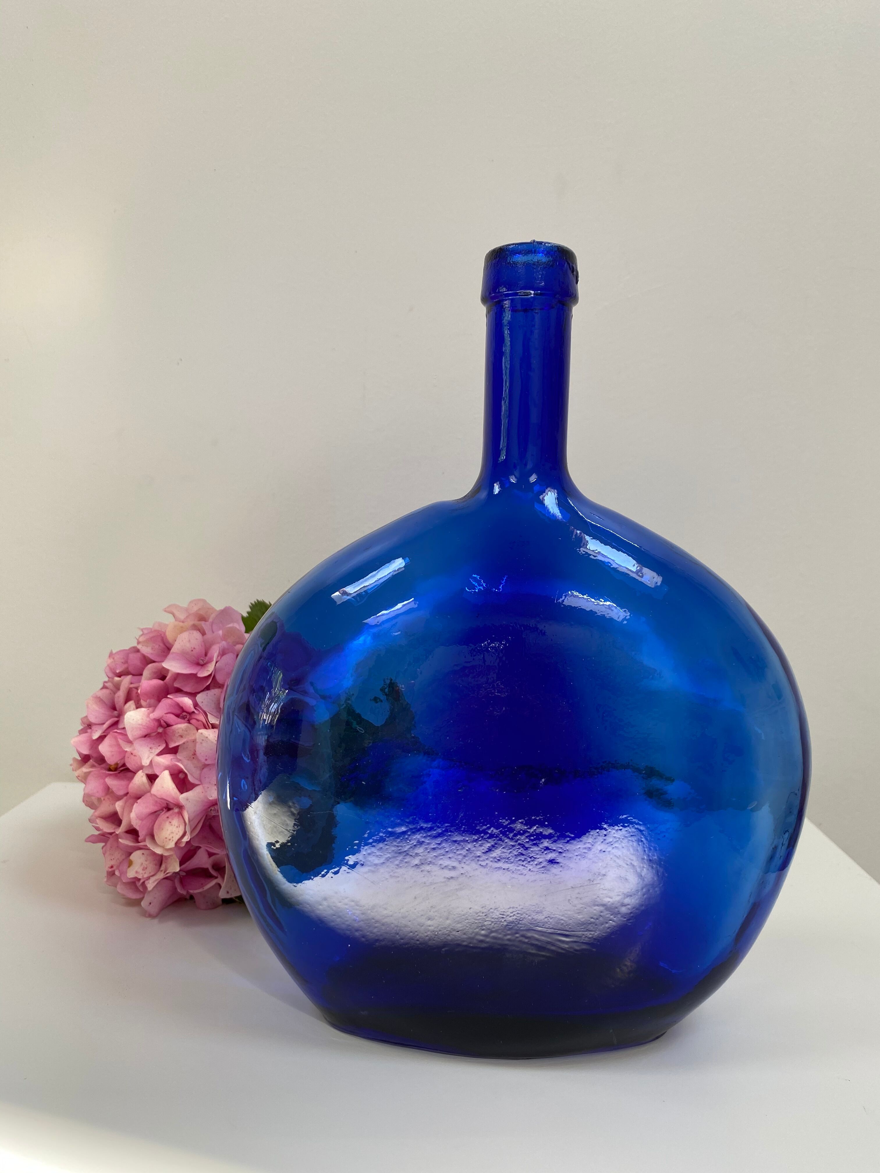 Carafe / vase / lady-jeanne in cobalt blue glass
