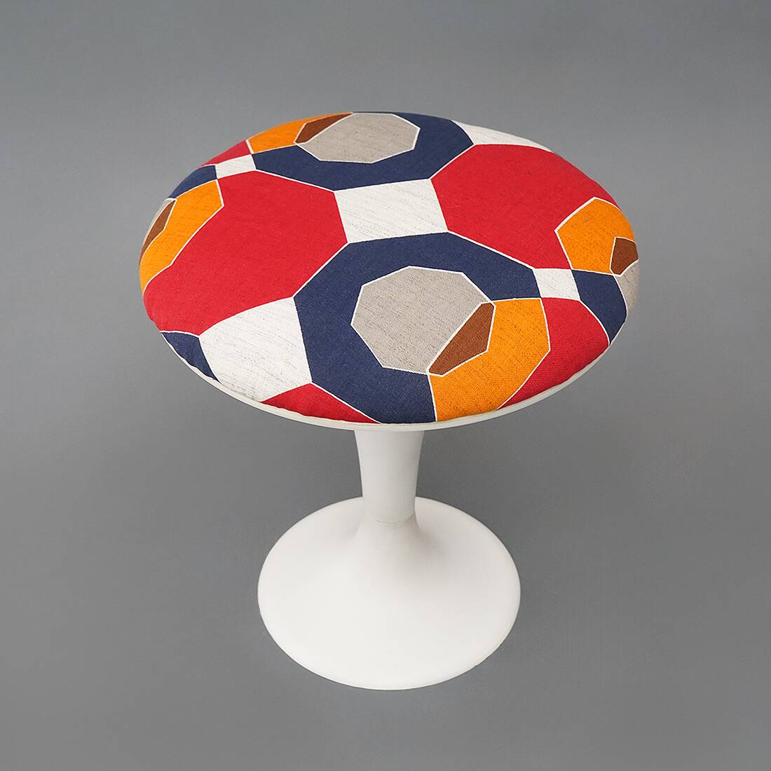 Space Age stool with tulip base, 1960s