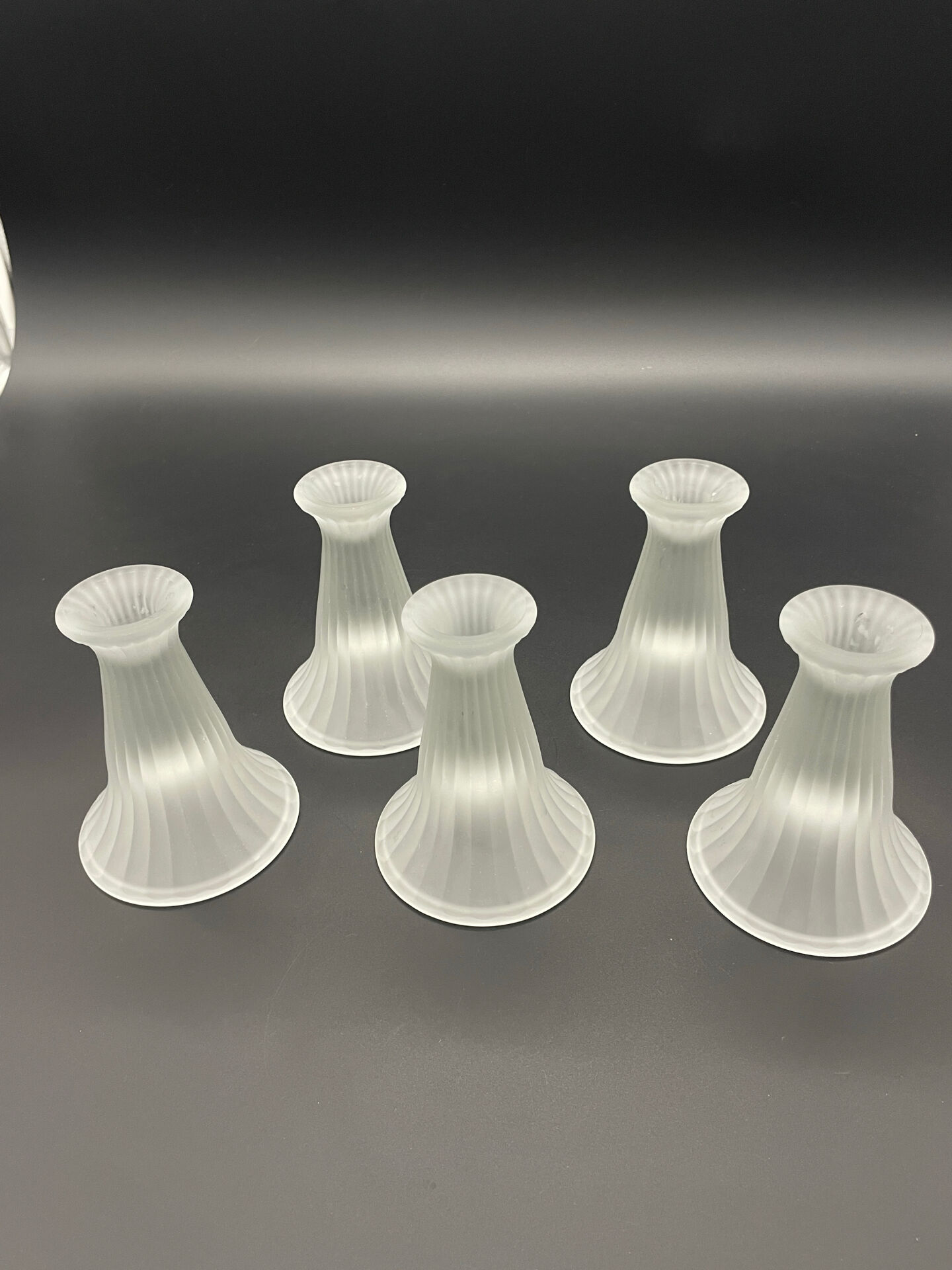 Ensemble de 5 bougeoirs réversibles en verre satiné
