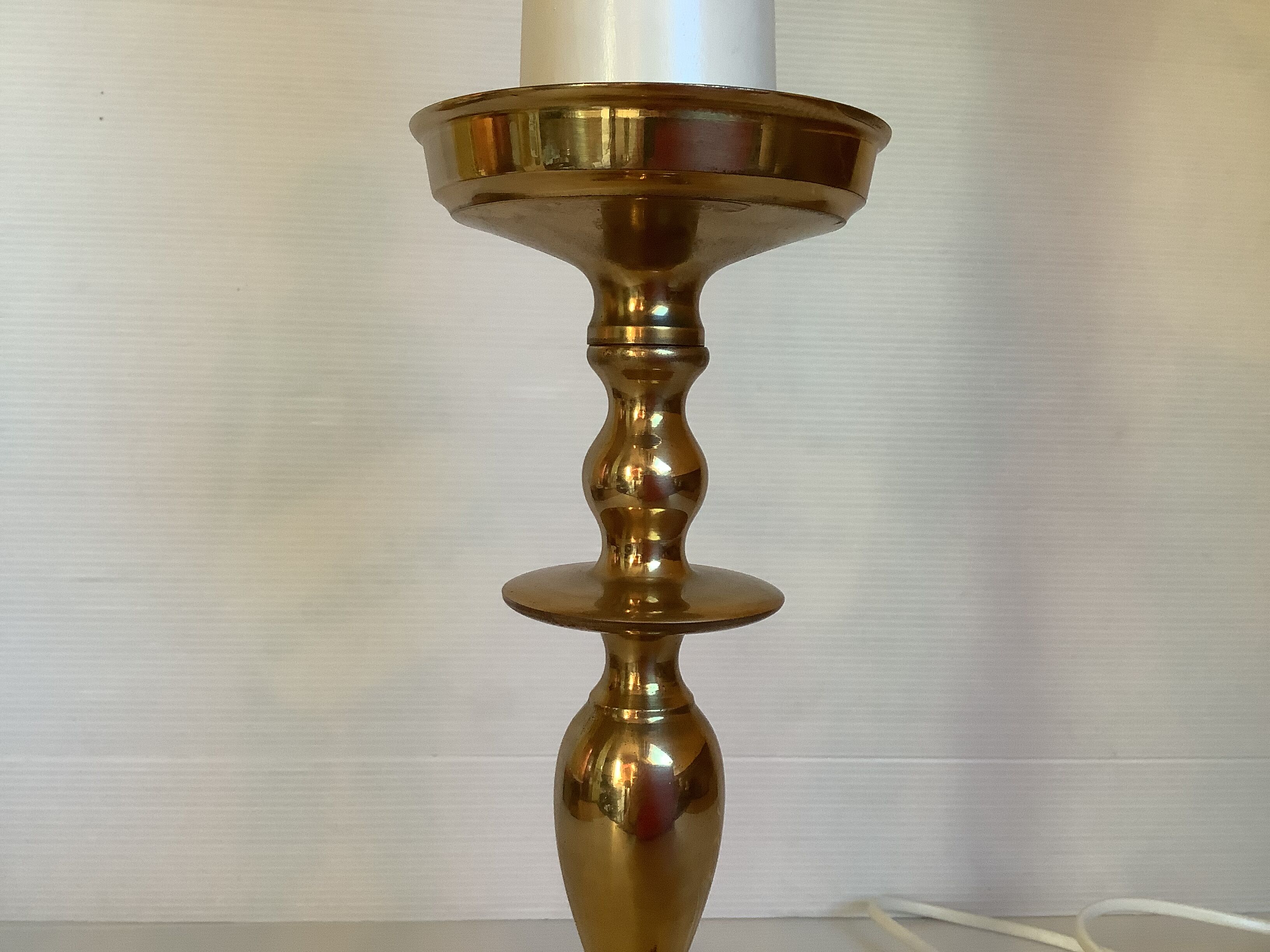 Brass lamp with lion claw feet Italy