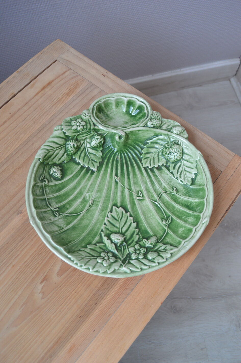 Ceramic dish in the shape of a scallop made in Portugal