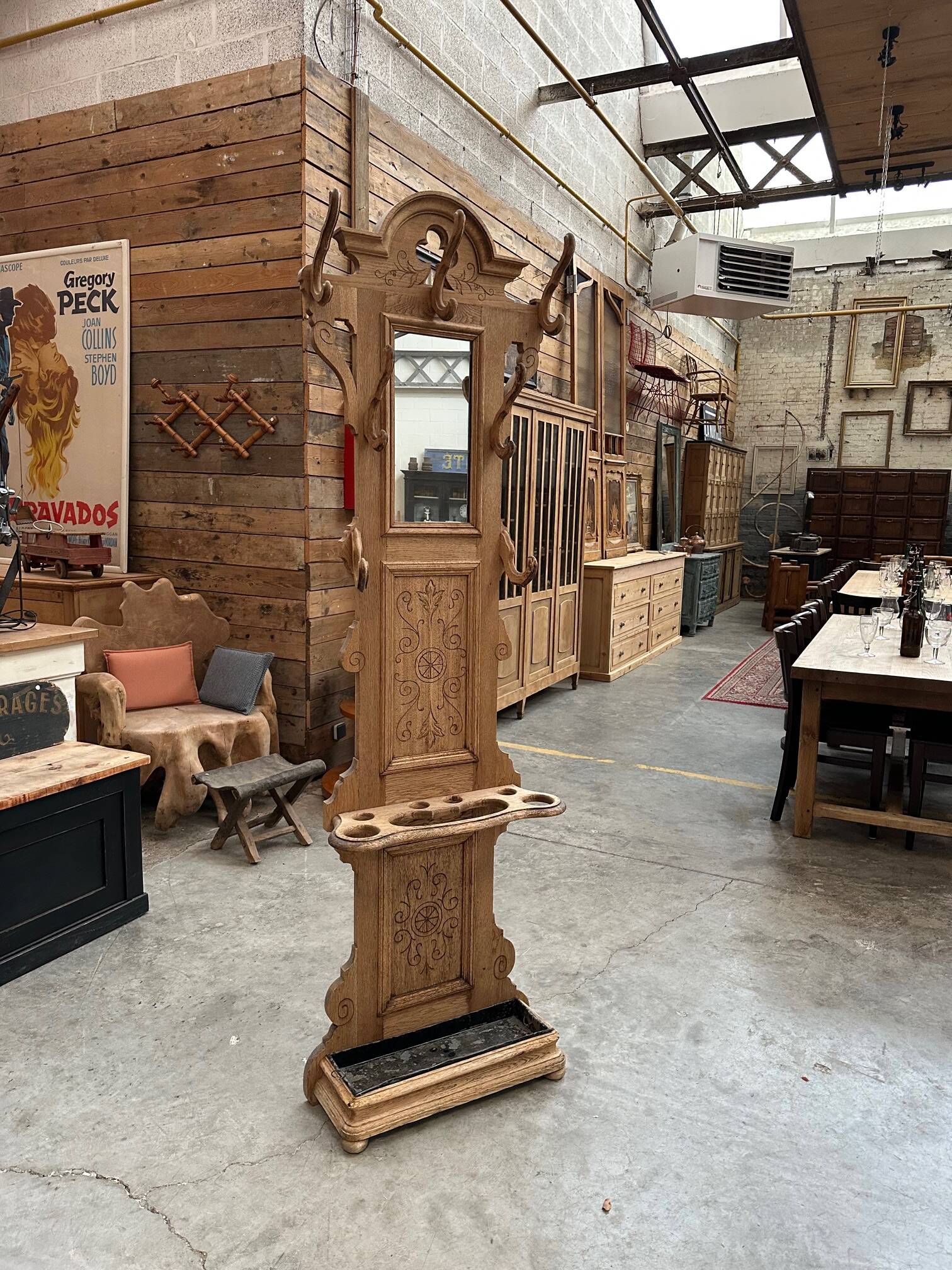 Entrance cloakroom, early 20th century