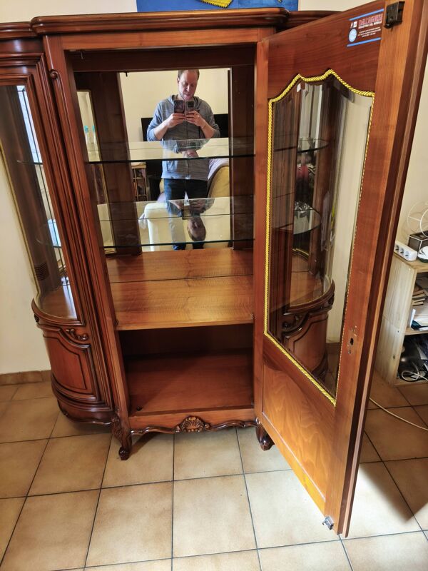 Argentier, vitrine en merisier massif