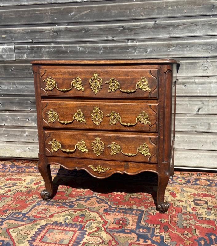 Commode en bois naturel d’époque Louis XV XVIIIème siècle