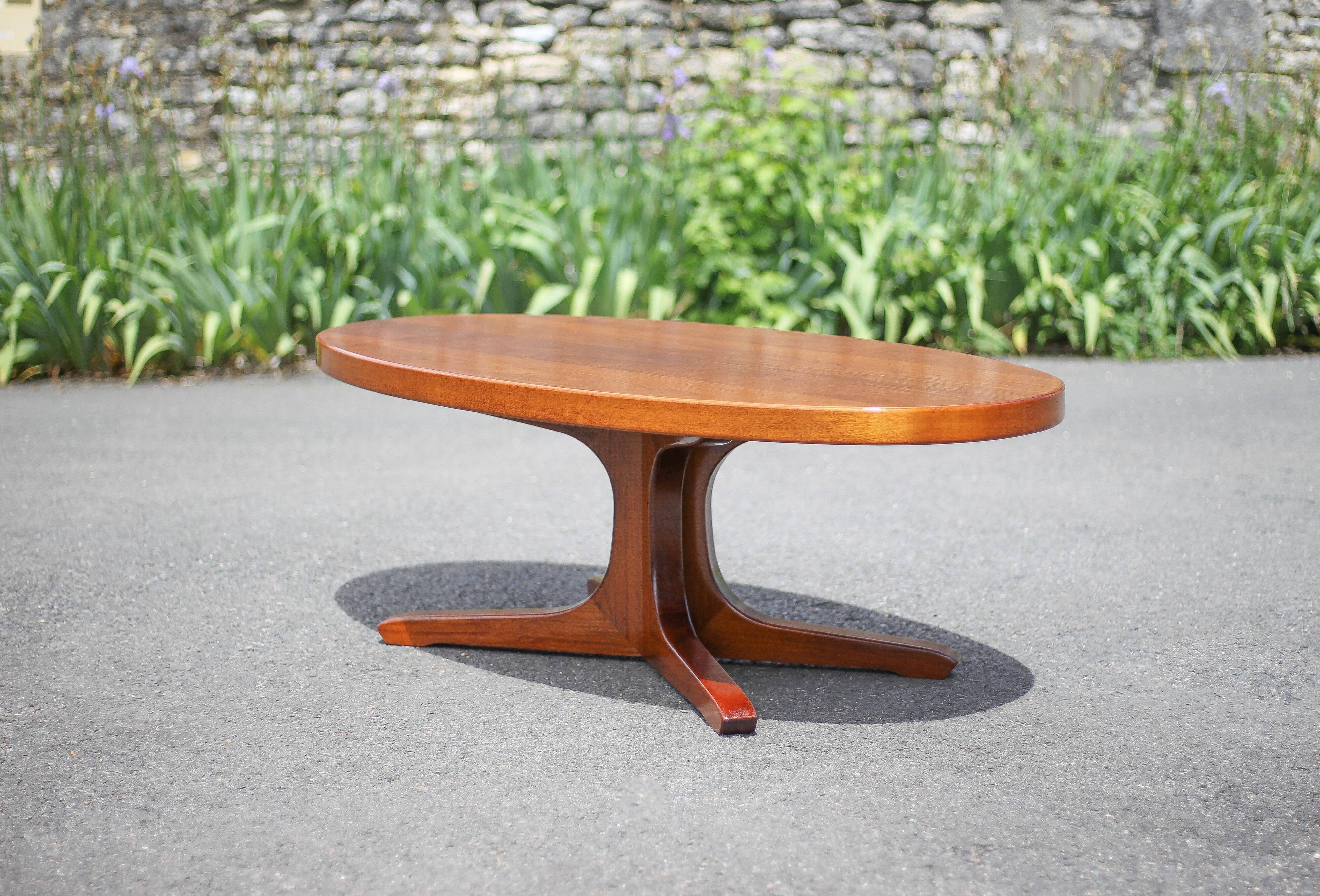 Baumann coffee table, star foot wooden table, vintage coffee table, living room table, 70's