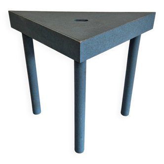Triangular table with storage