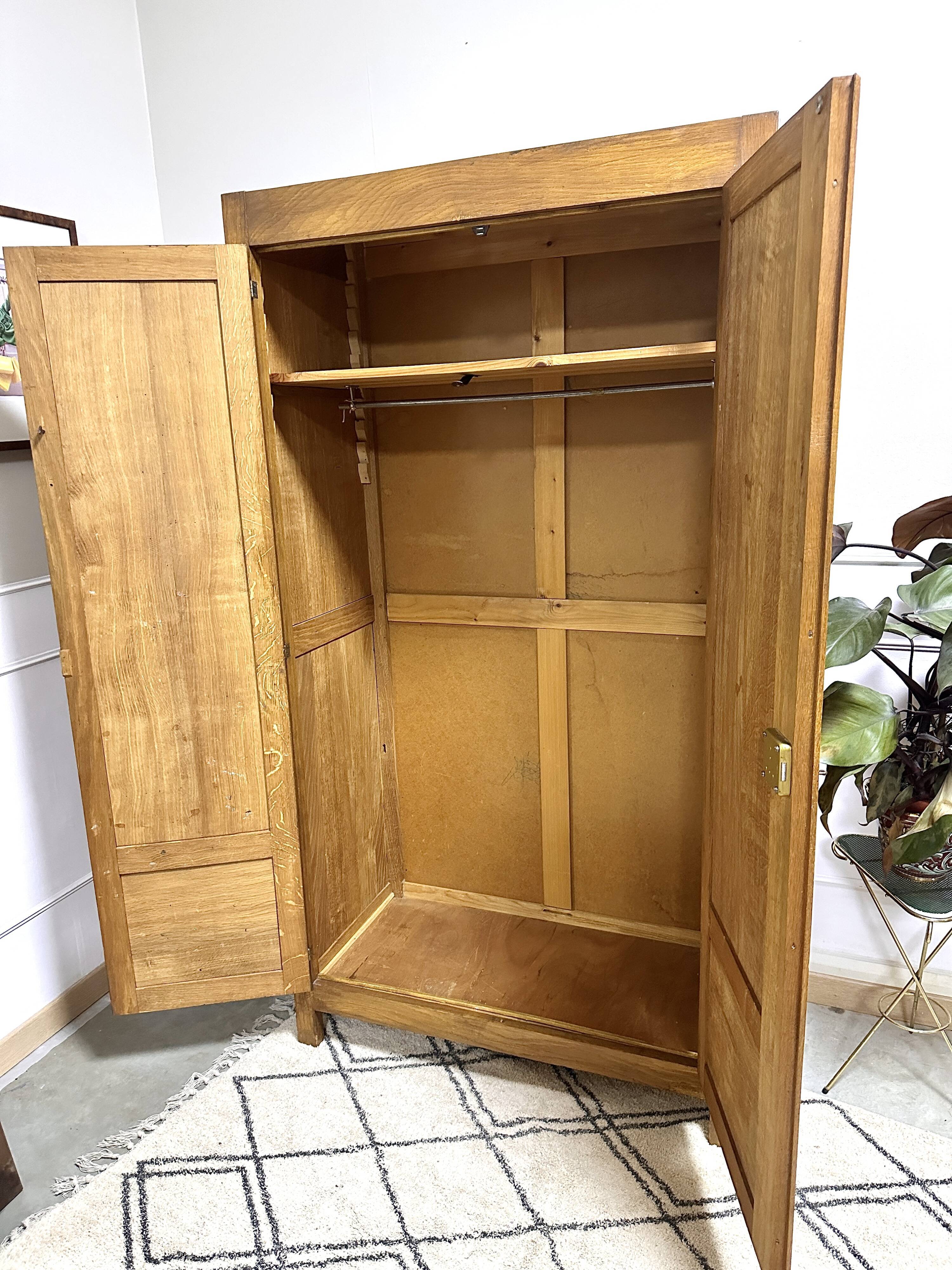 Parisian wardrobe, wardrobe