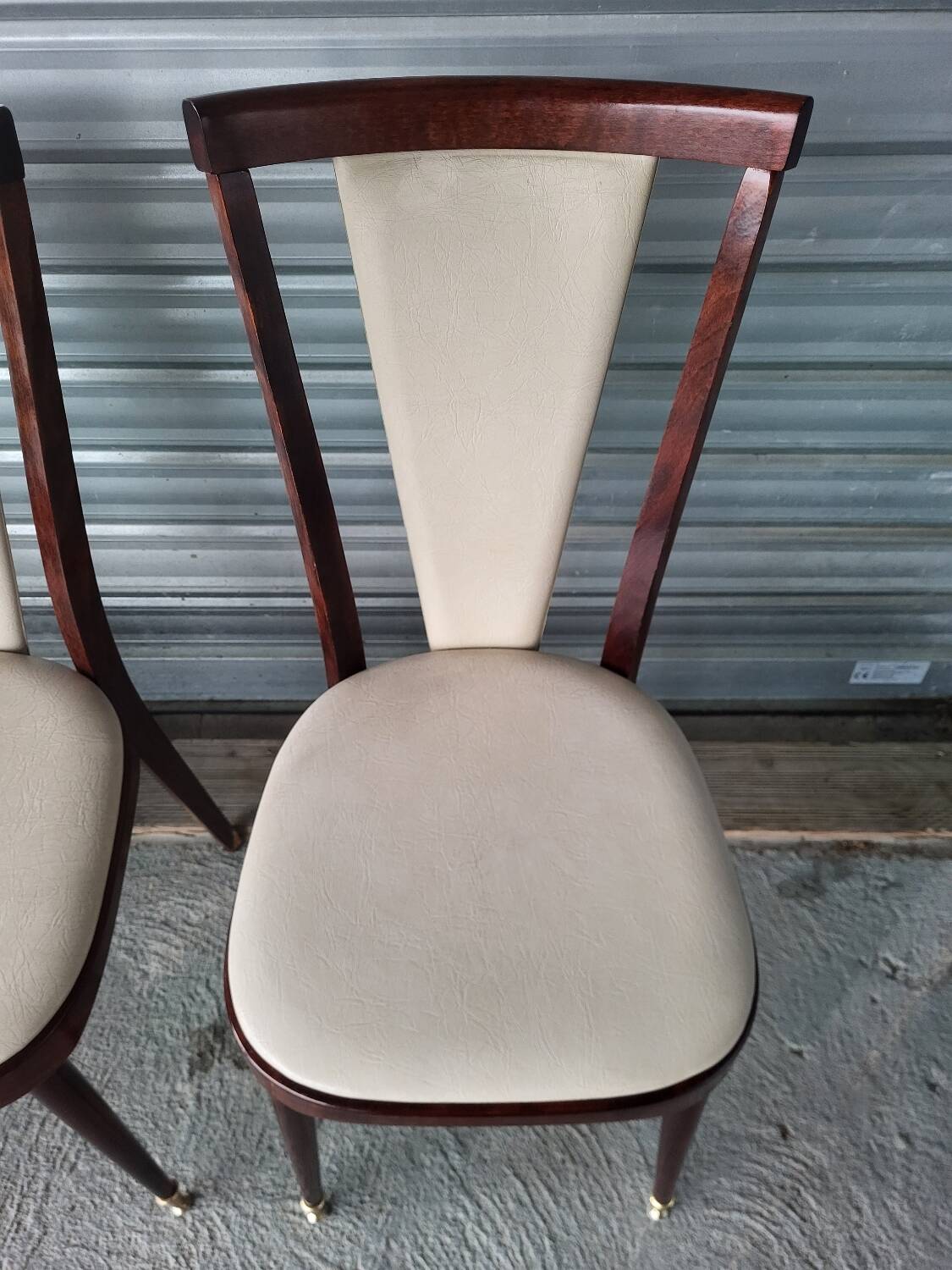 Set of 6 Baumann N°84 vintage chairs in very good condition.