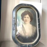 Cadre photo géant antique v argenté et bleu, peint à la main en noir et blanc, portrait antique d'une dame avec verre à bulles convexe cadre 53 cm x 35 cm