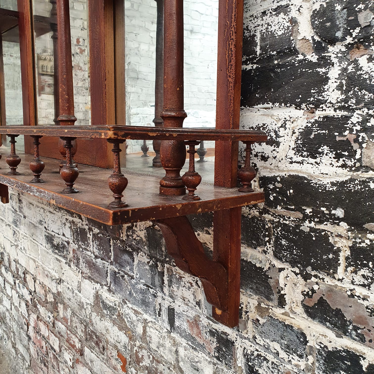 Estaminet rear countertop