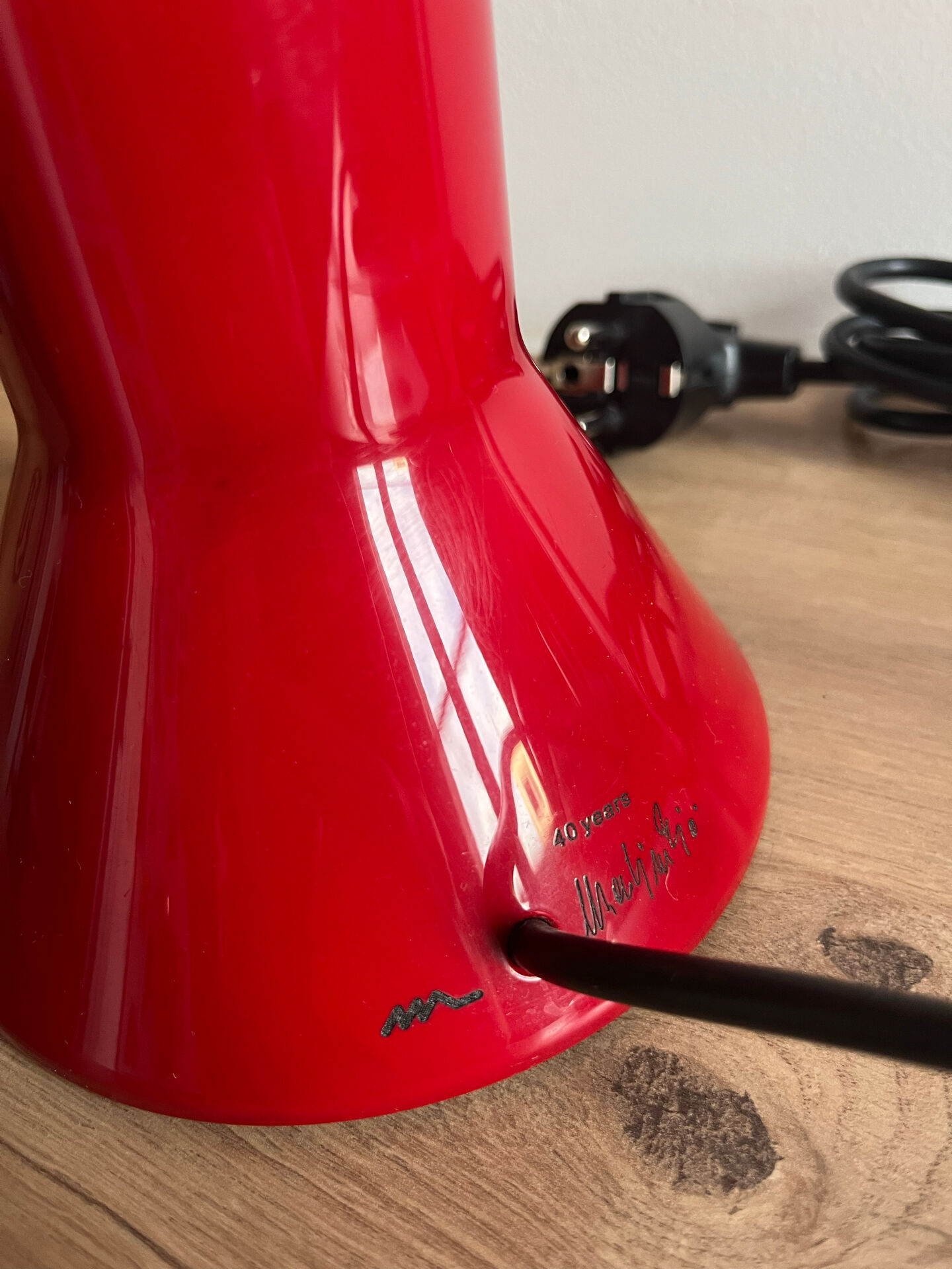Martinelli Elmetto red lamp