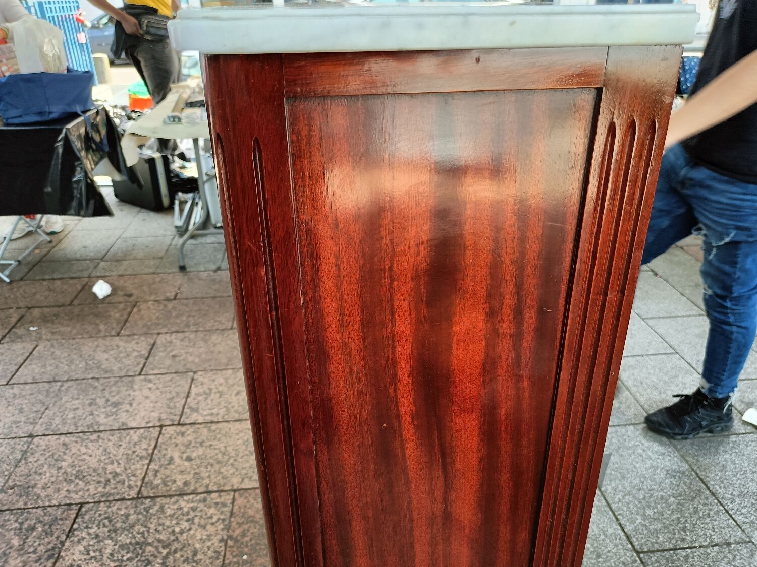 Bookcase forming showcase styleLouis XVI marble top